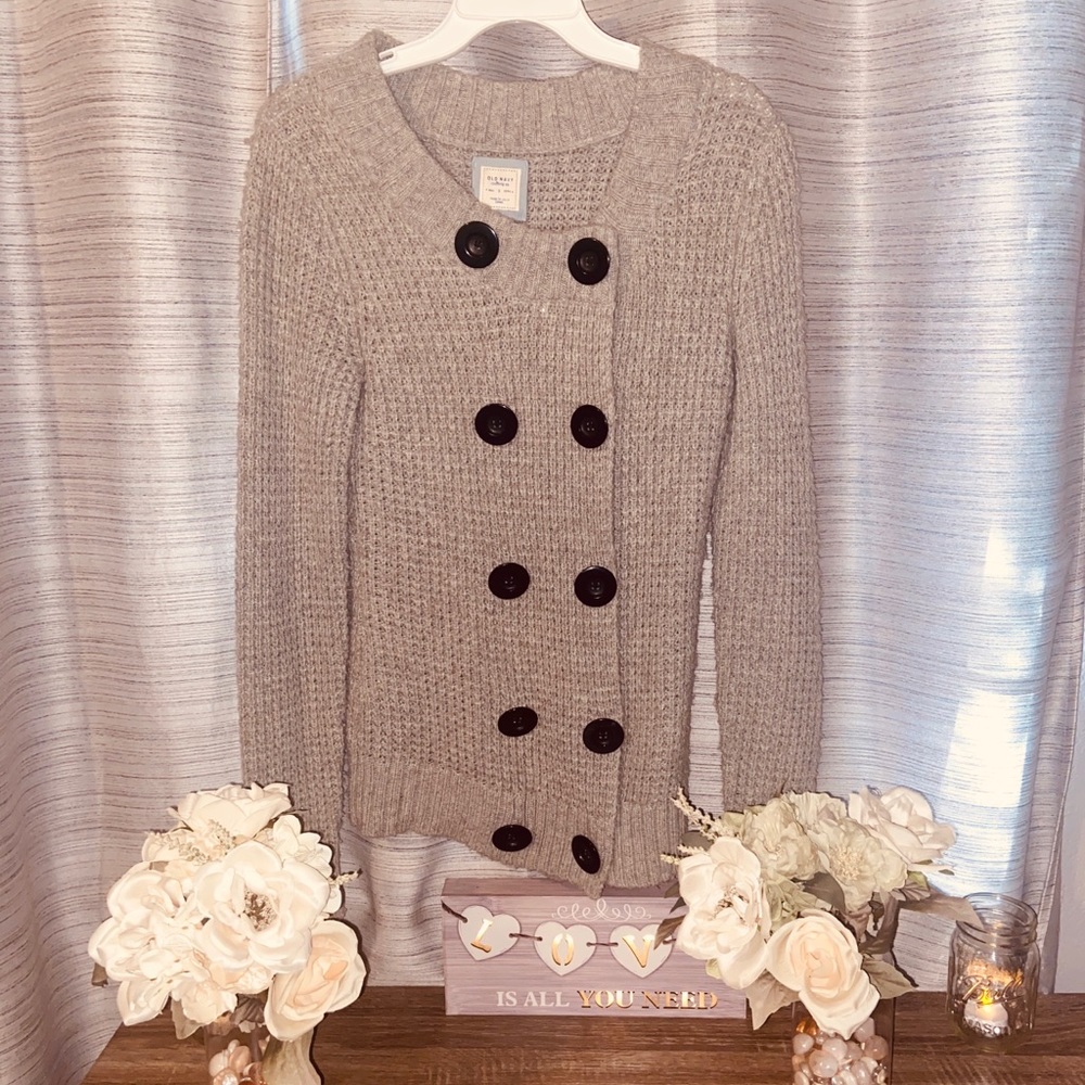 Grey cardigan sweater 🤍